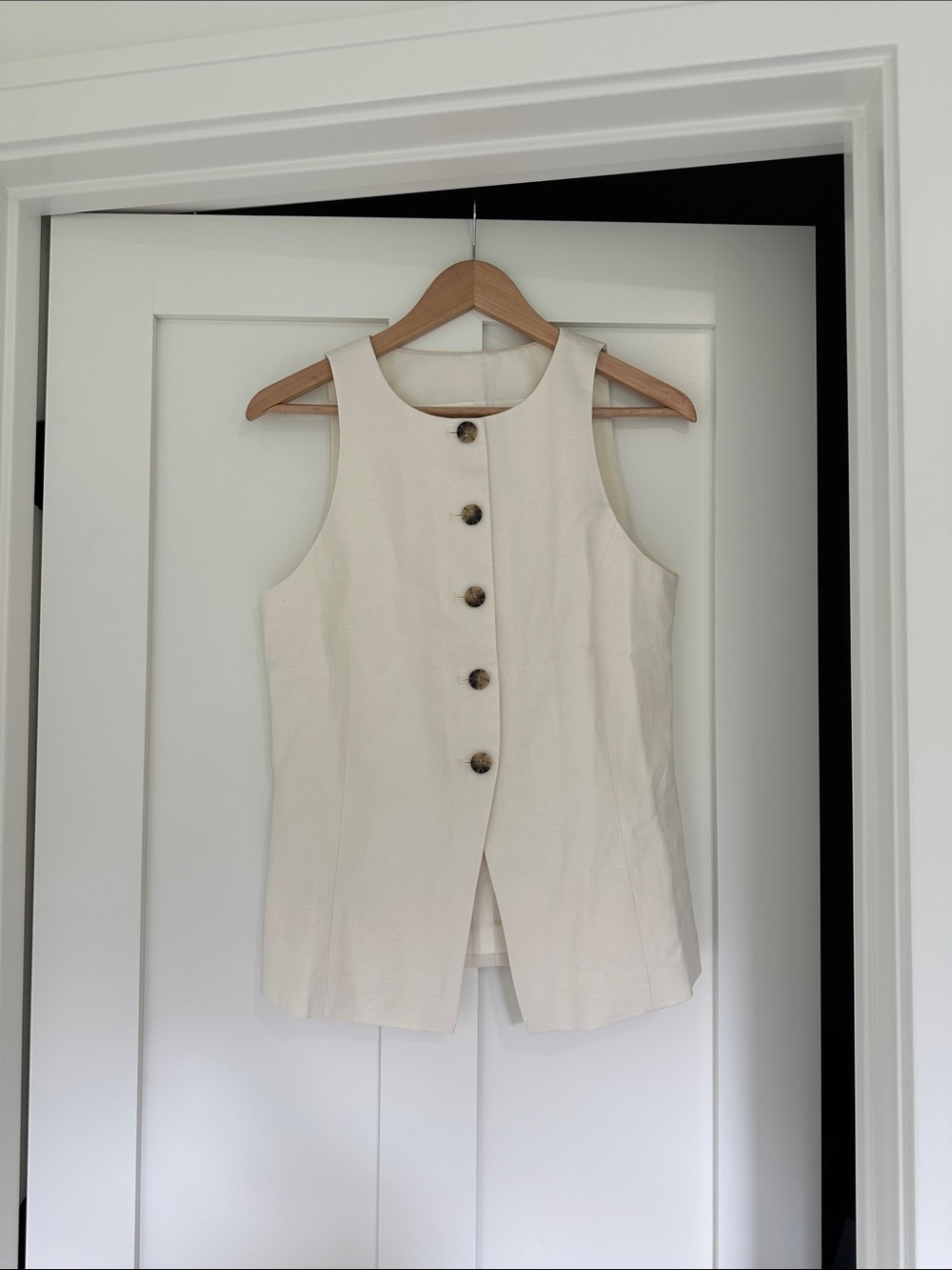 Madewell Crewneck Cutaway Vest in Drapey Twill